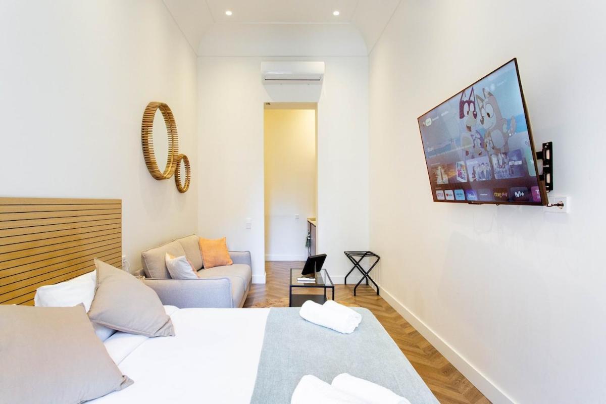 1- Premium In Puerta Del Sol * Madri