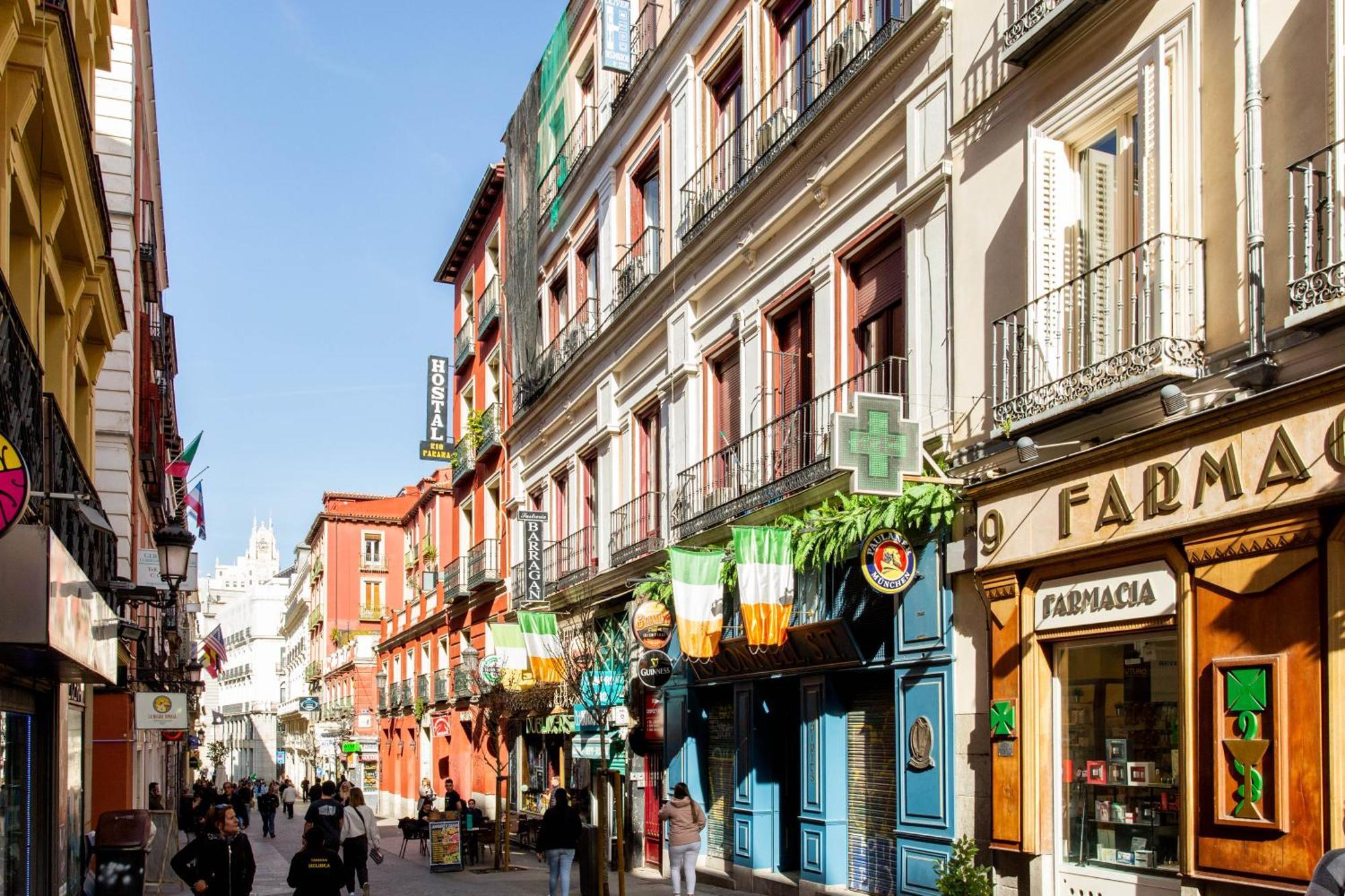 1- Premium In Puerta Del Sol * Madri
